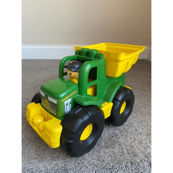 Mega Bloks x John Deere tractor building toy - Picture 3 of 11